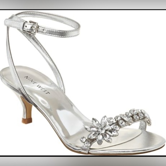 Nine West Off Course Silver Crystal flower dress shoes 7.5 - Picture 3 of 11